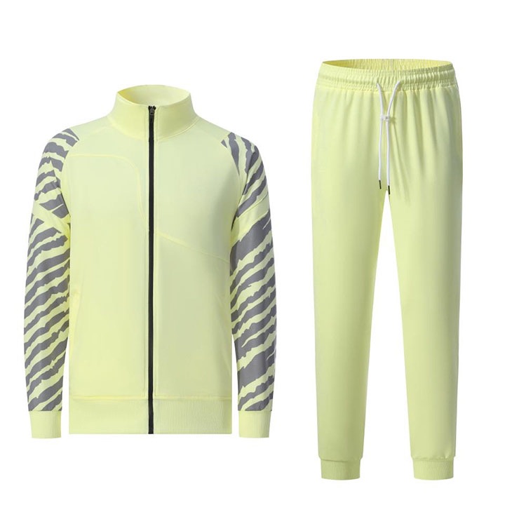 Domestic vs Overseas Activewear Manufacturing for Brands
